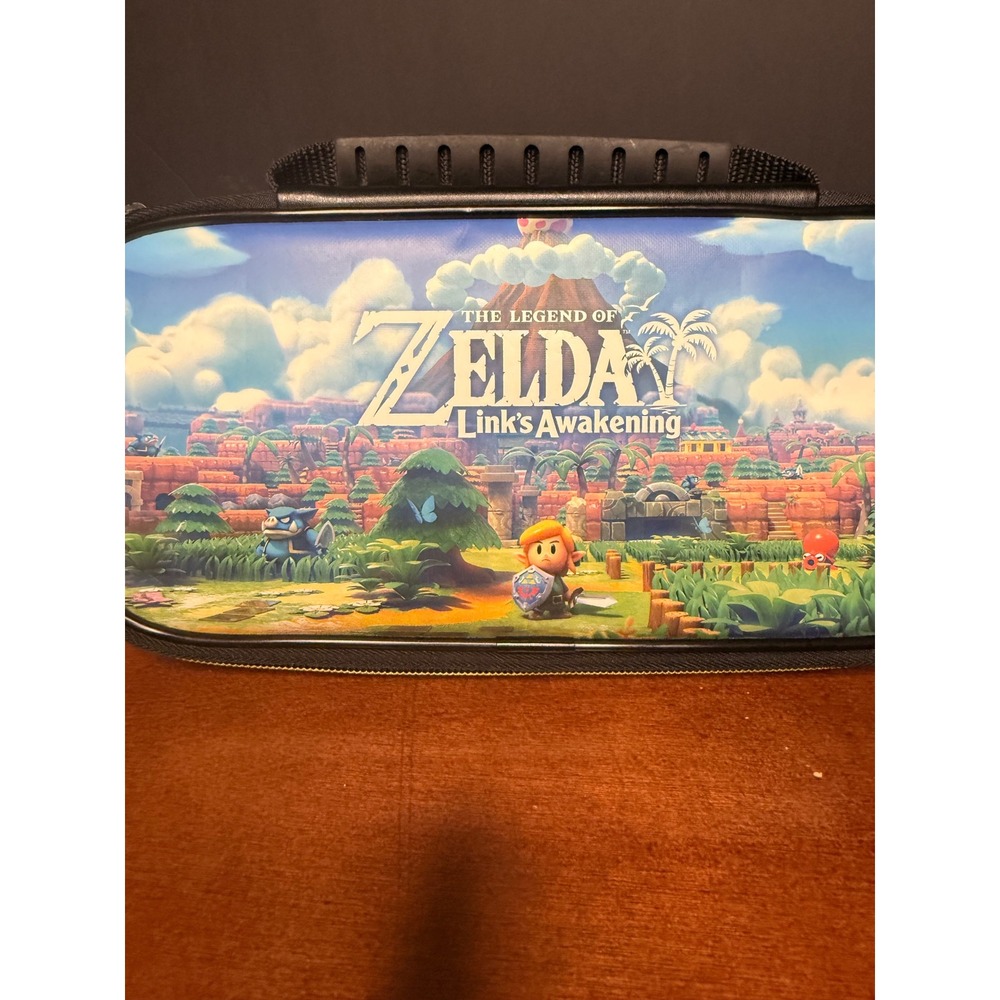 Nintendo Switch Zelda Link's Awakening Hard Shell Travel Case Hylian Shield Zip